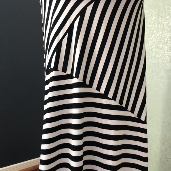 Black and White floor length skirt - Picture 2 of 3
